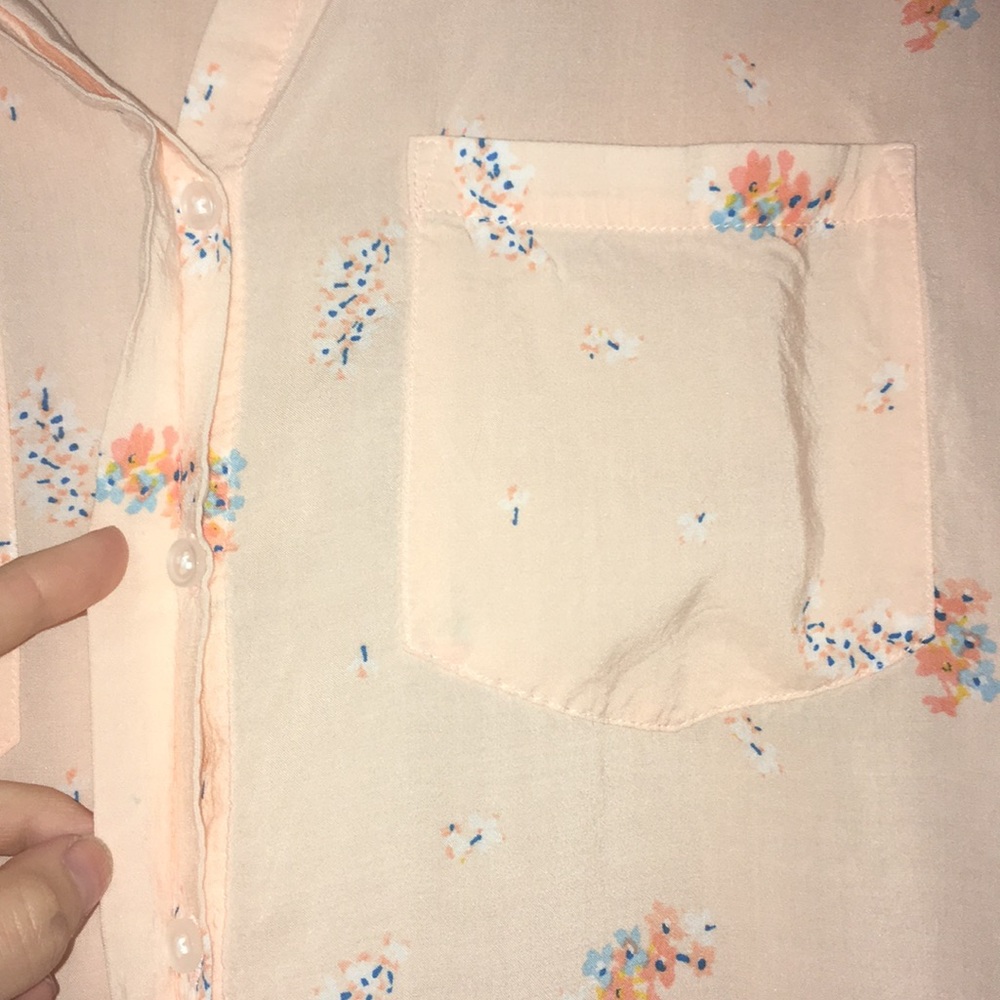 Spring time button up - Picture 4 of 5